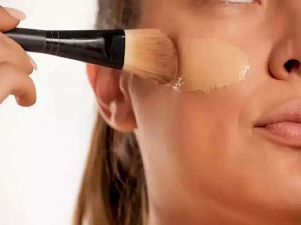 फाउंडेशन लगाने का सही तरीका