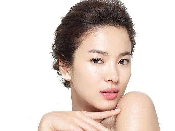 मेकअप को फिनिश लुक देने के लिए प्राइमर का इस्तेमाल