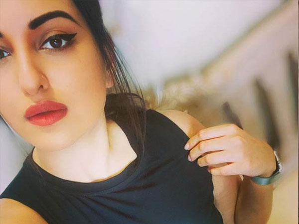 विंग लाइनर लुक