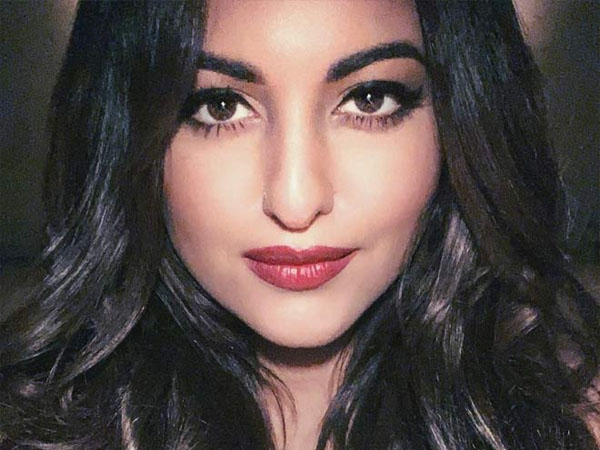 मैट लिपस्टिक लुक