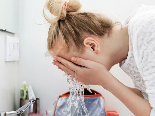 ब्लीच करने से पहले करें फेस वॉश ब्लीच करने से पहले करें फेस वॉश