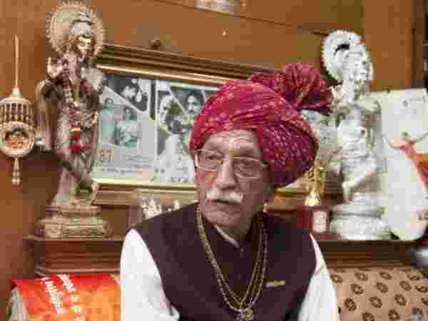 देश के विभाजन के बाद पाकिस्तान से आए थे भारत