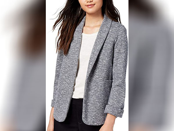 स्वेटर विद जैकेट लुक