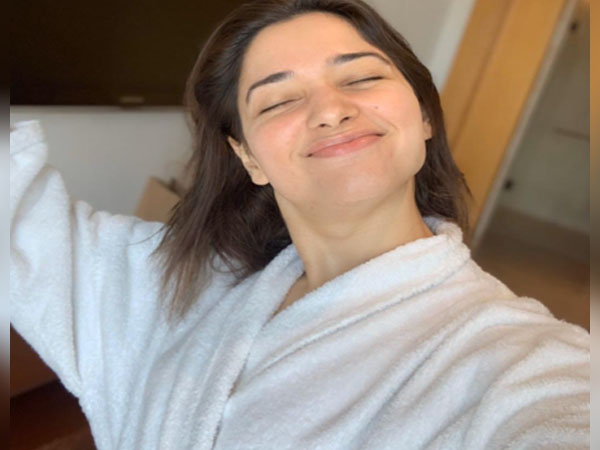 मेकअप रिमूवर 