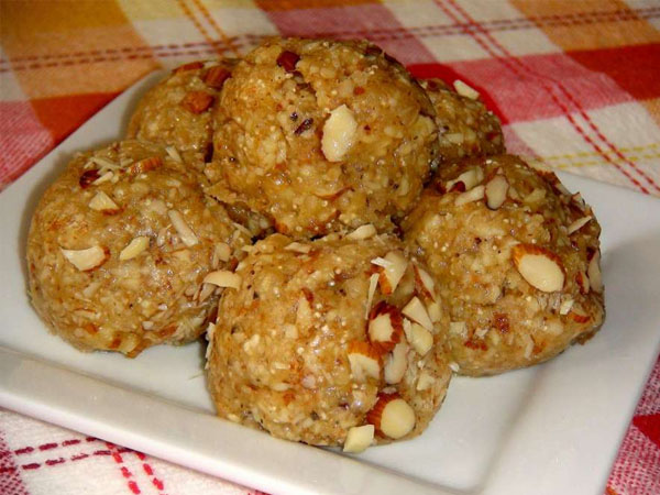 जान‍िए कैसे बनाएं सोंठ के लड्डू