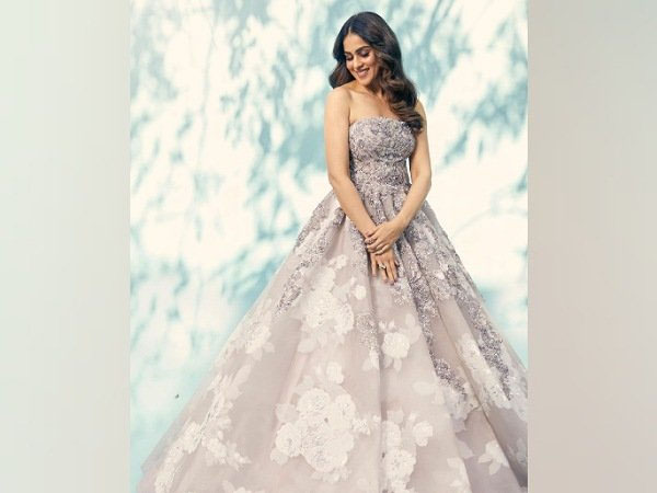 Genelia Deshmukh Looks Like A Doll In Beautiful Ball Gown