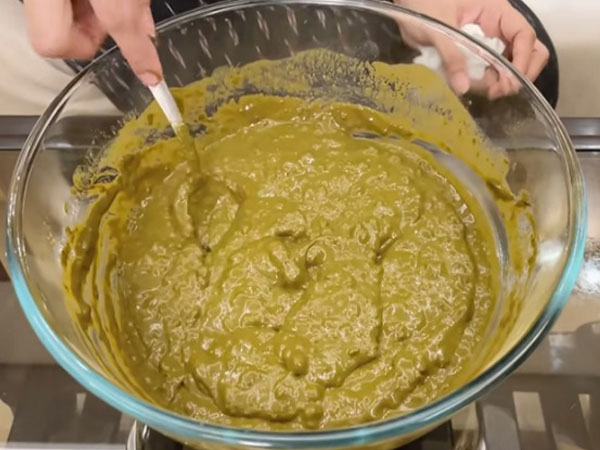 कैसे भिगोएं मेहंदी