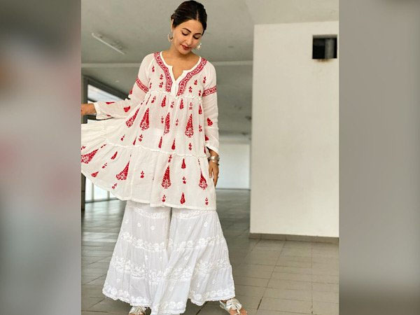 Hina Khan Red And White Kurta Set Is Perfect Christmas Gift For Ethnic Lover Friend