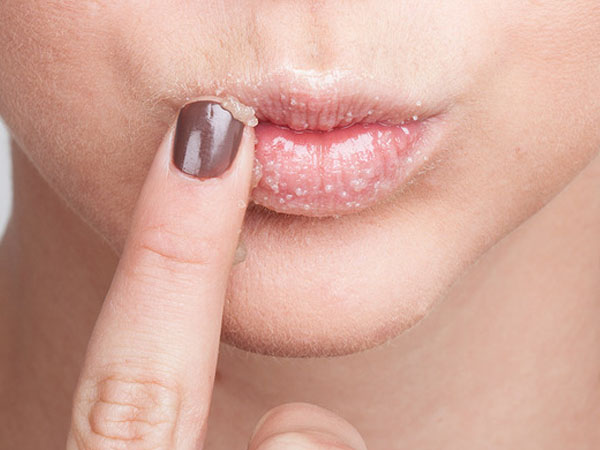 लिप स्क्रब