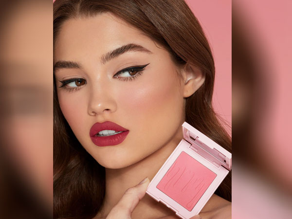 पिंक ब्लश