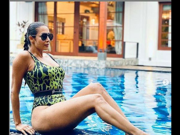 मलाइका अरोड़ा मोनोकिनी