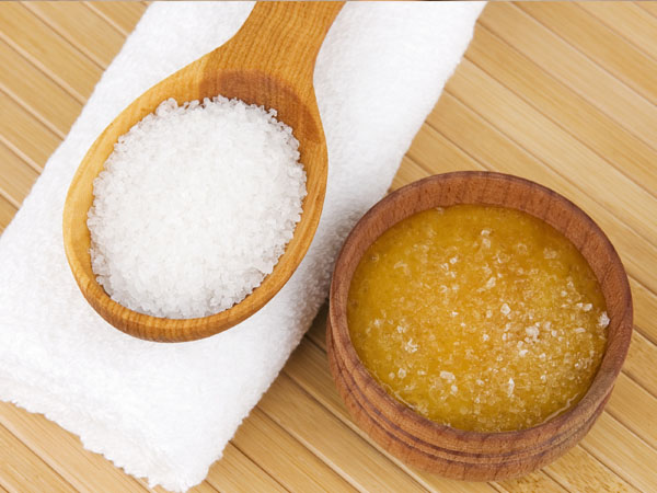 शहद और चीनी के स्क्रब के फायदे