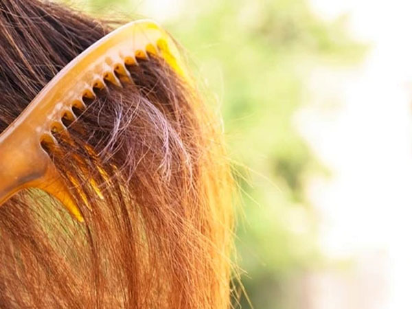  फ्रिजी बालों के लिए वैसलीन का इस्तेमाल