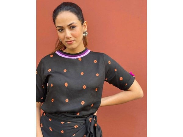 Mira Rajput In Bandhej And Brocade Outfit