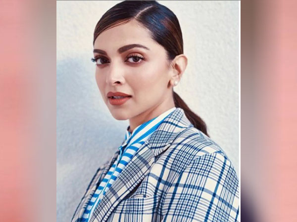 दीपिका पादुकोण मेकअप लुक स्टेप बाए स्टेप