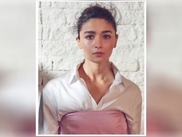 वाइट सेट आंखें