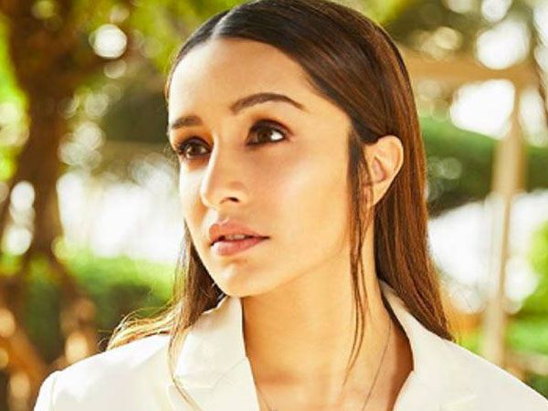 डीप सेट आई शेप