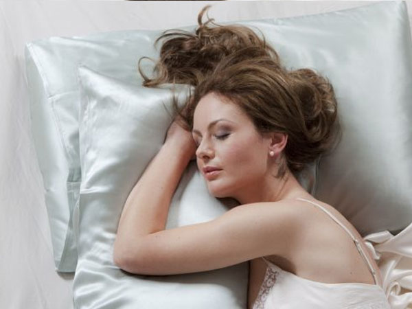 तकिए के कवर के लिए इस्तेमाल करें सिल्क