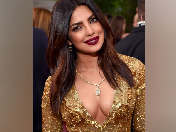 क्या फुलर ब्रेस्ट मेकअप