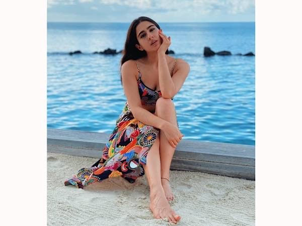 सारा अली खान का मल्टी-पैटर्न वाला को-ऑर्ड सेट