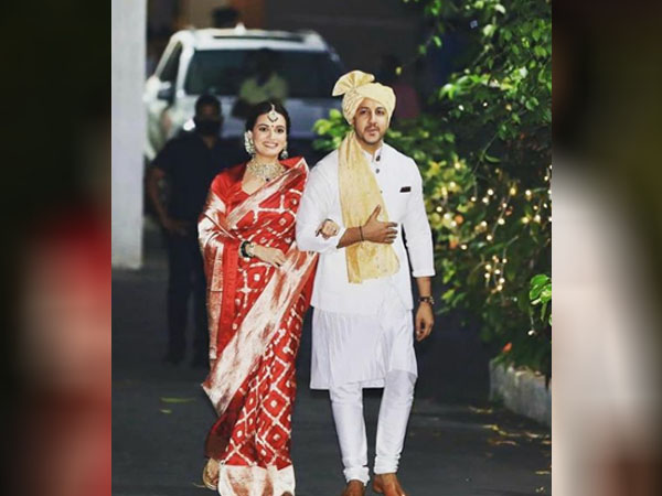 बनारसी साड़ी में खूबसूरत दिया मिर्जा