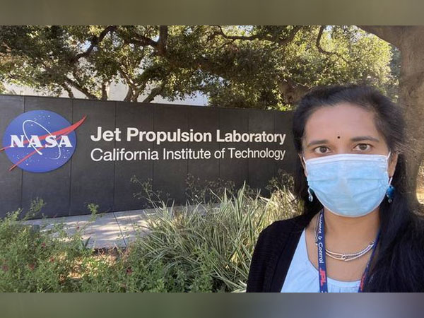 कौन है स्वाति मोहन