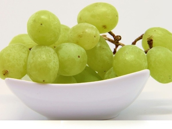 बालों के लिए फायदेमंद है अंगूर