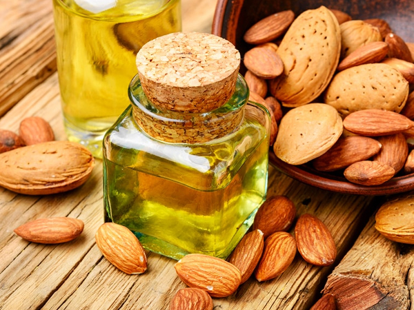 आलमंड ऑयल के फायदे