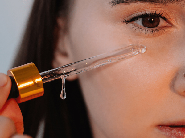 फेशियल ऑयल इस्तेमाल करने का दूसरा तरीका फेशियल ऑयल इस्तेमाल करने का दूसरा तरीका