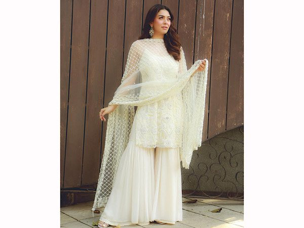 Hansika Motwani Looks Stunning In Traditional Outfit