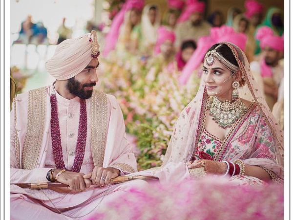 सब्यसाची के लहंगे में संजना 