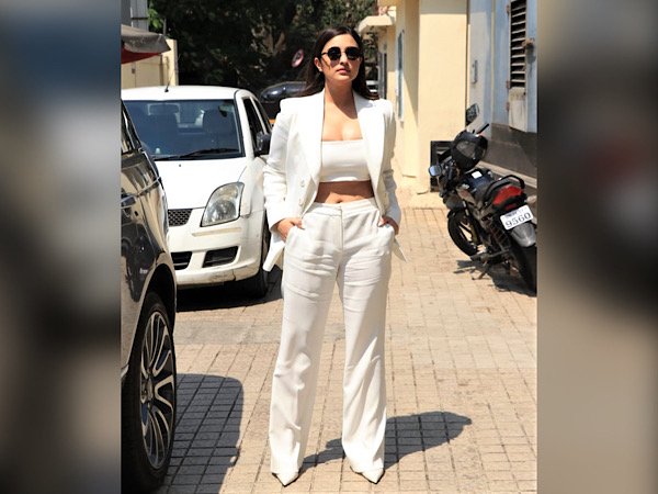 Parineeti Chopra Wear White Pant Suit For Saina Trailer Launch Event