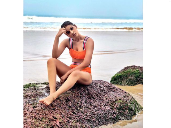 बिकिनी लुक