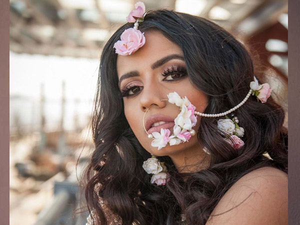 फ्लोरल नथ