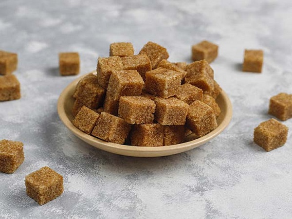 ब्राउन शुगर और गुड़ बनाने का तरीका है अलग