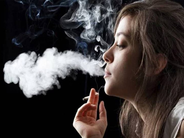 सिगरेट पीना