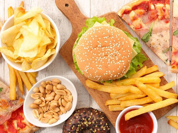 जंक फूड का सेवन