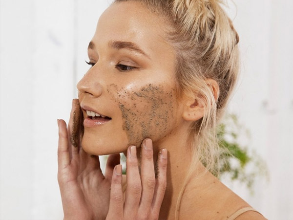 ज्यादा स्क्रब करना