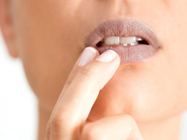 होठों का नीला होना