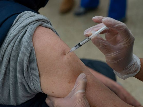 कोविड से ठीक हो चुके लोगों के लिए वैक्सीन कितनी जरुरी 