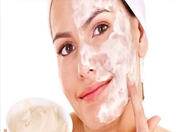 मॉइश्चराइजिंग