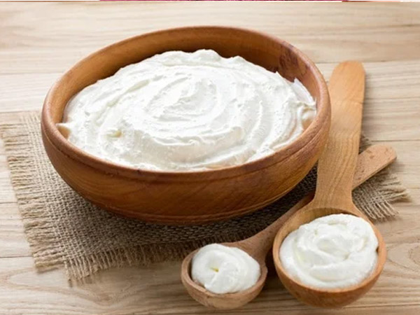 कैसे करें दही से फेशियल 