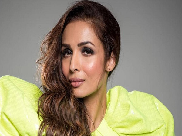 टाइट और चमकदार स्किन के लिए नारियल पानी का करें सेवन