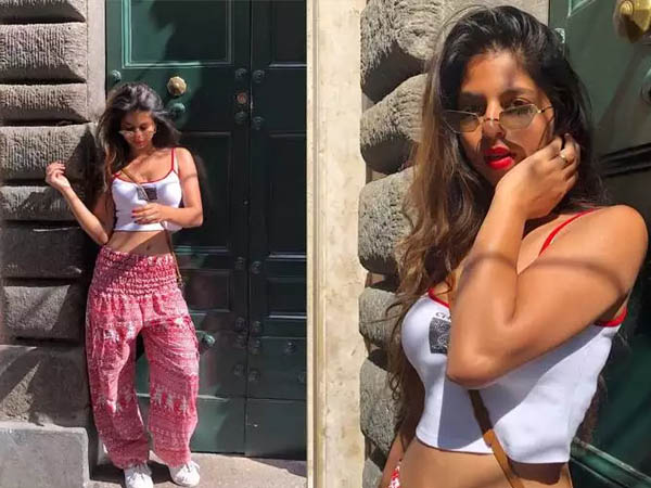 व्हाइट क्रॉप टॉप और पिंक पैंट में सुहाना खान