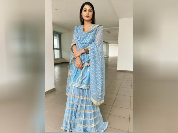 हिना खान ब्लू शरारा