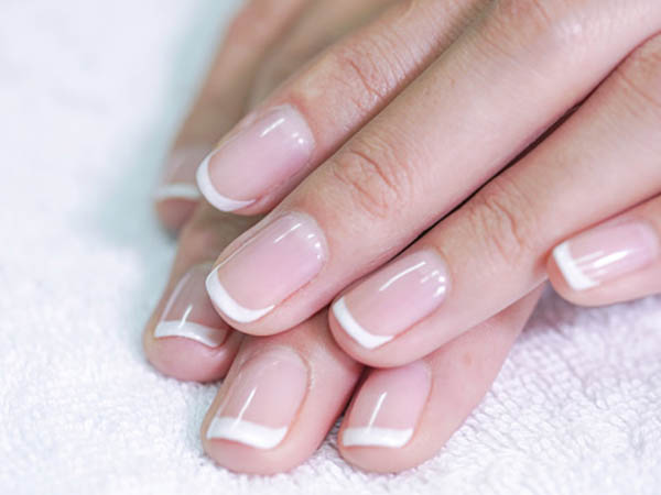 नाखून को ऐसे रखें साफ