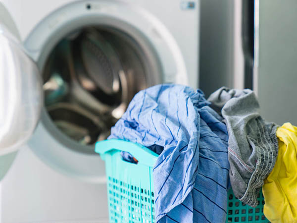 कपड़ो को सिकुड़ने से कैसे बचाएं