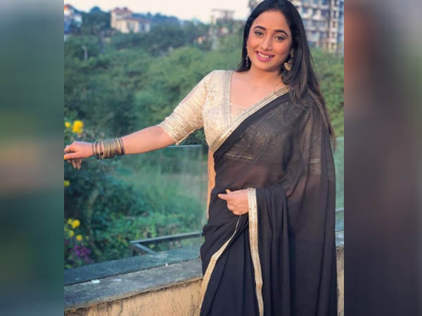 साड़ी में रानी चटर्जी