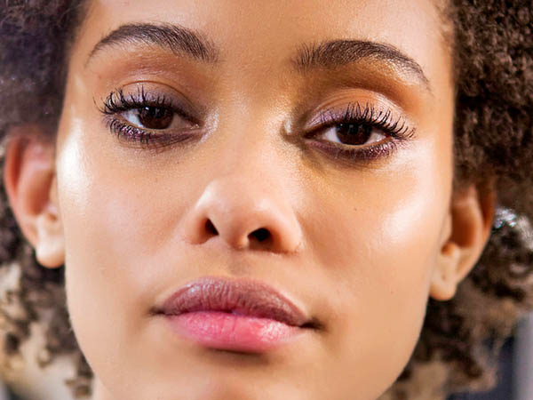 सेमी परमानेंट आई लैशेज ट्रीटमेंट के फायदे