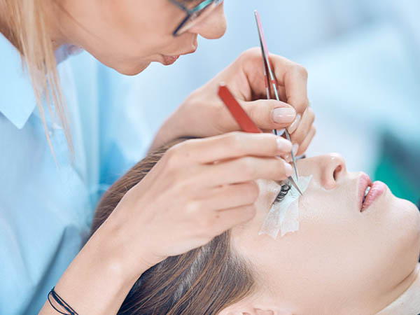 आई लैशेज ट्रीटमेंट में कितना समय लगता है?